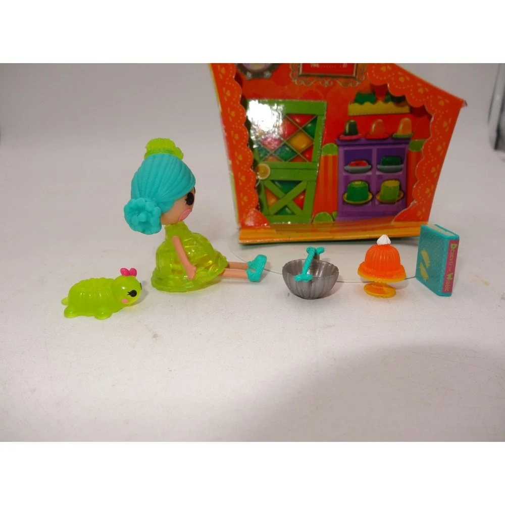 Mini‎ Lalaloopsy Jelly Wiggle Jiggle Mini Doll with Pet Turtle Bowl Book